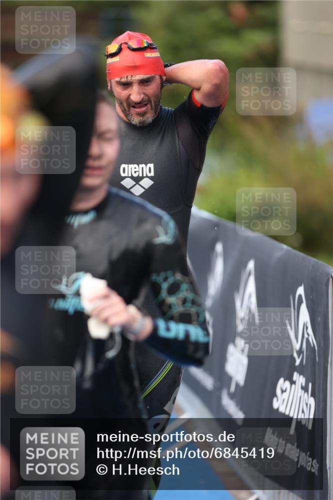 25.08.2024 - Elbe Triathlon Hamburg H.Heesch http://msf.ph/oto/6845419 25.08.2024 08:47:39 Schwimmen 119, 122, 130, 136, 137, 144, 165, 181, 185, 194 meine-sportfotos.de