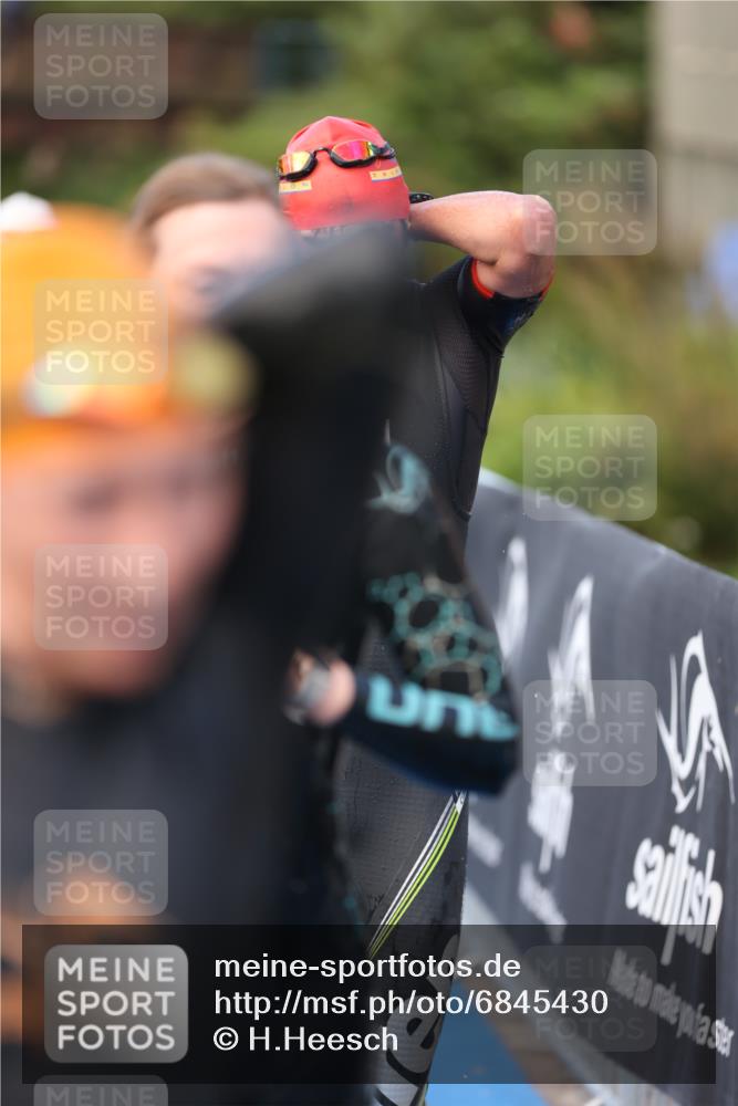 25.08.2024 - Elbe Triathlon Hamburg H.Heesch http://msf.ph/oto/6845430 25.08.2024 08:47:39 Schwimmen 119, 122, 130, 136, 137, 144, 165, 181, 185, 194 meine-sportfotos.de