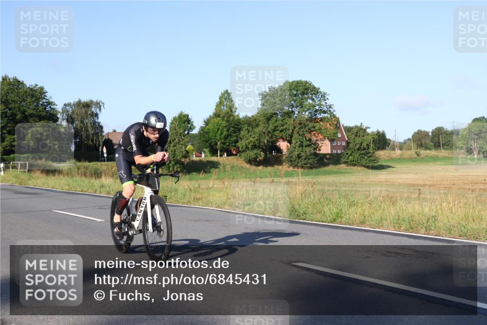 25.08.2024 - Elbe Triathlon Hamburg Fuchs,  Jonas http://msf.ph/oto/6845431 25.08.2024 09:06:35 Radfahren 38, 40, 62 meine-sportfotos.de