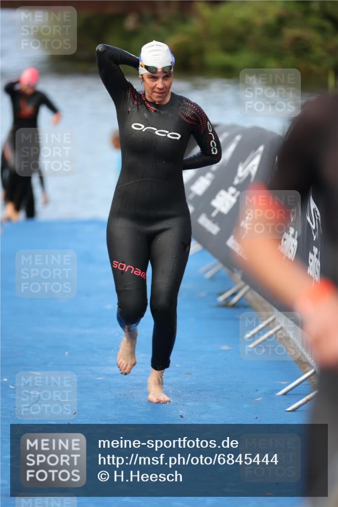25.08.2024 - Elbe Triathlon Hamburg H.Heesch http://msf.ph/oto/6845444 25.08.2024 08:47:40 Schwimmen 119, 122, 130, 136, 137, 144, 165, 181, 185, 194 meine-sportfotos.de