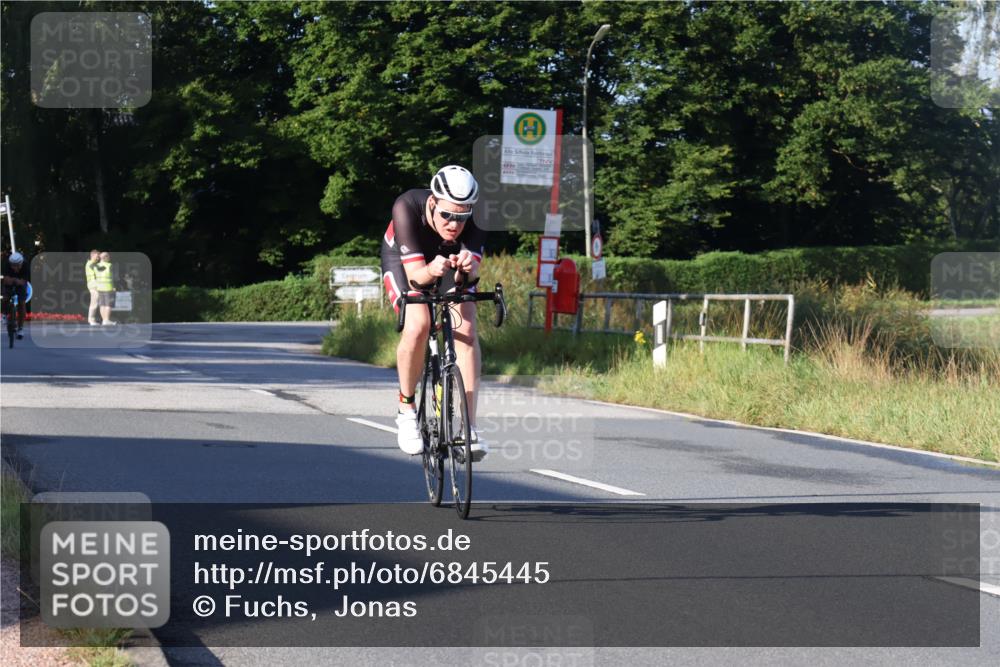 25.08.2024 - Elbe Triathlon Hamburg Fuchs,  Jonas http://msf.ph/oto/6845445 25.08.2024 09:06:38 Radfahren 40, 62, 172 meine-sportfotos.de