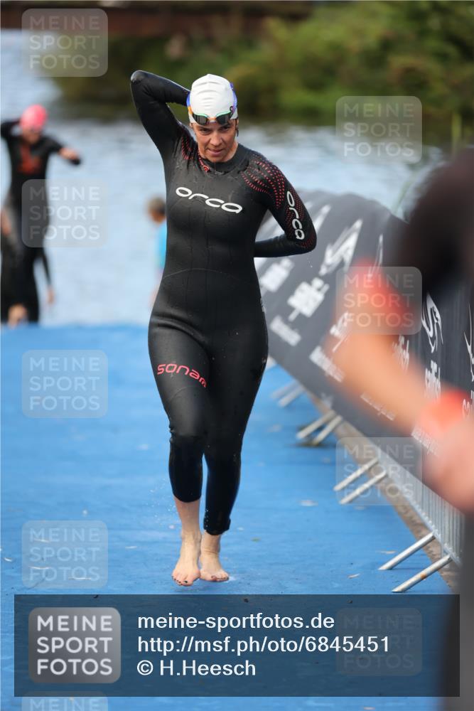 25.08.2024 - Elbe Triathlon Hamburg H.Heesch http://msf.ph/oto/6845451 25.08.2024 08:47:40 Schwimmen 119, 122, 130, 136, 137, 144, 165, 181, 185, 194 meine-sportfotos.de