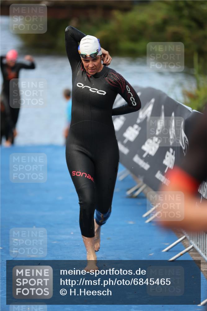 25.08.2024 - Elbe Triathlon Hamburg H.Heesch http://msf.ph/oto/6845465 25.08.2024 08:47:41 Schwimmen 119, 122, 130, 136, 137, 144, 165, 181, 185, 194 meine-sportfotos.de