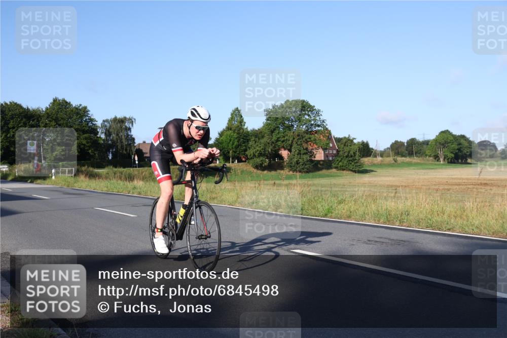 25.08.2024 - Elbe Triathlon Hamburg Fuchs,  Jonas http://msf.ph/oto/6845498 25.08.2024 09:06:39 Radfahren 40, 62, 172 meine-sportfotos.de