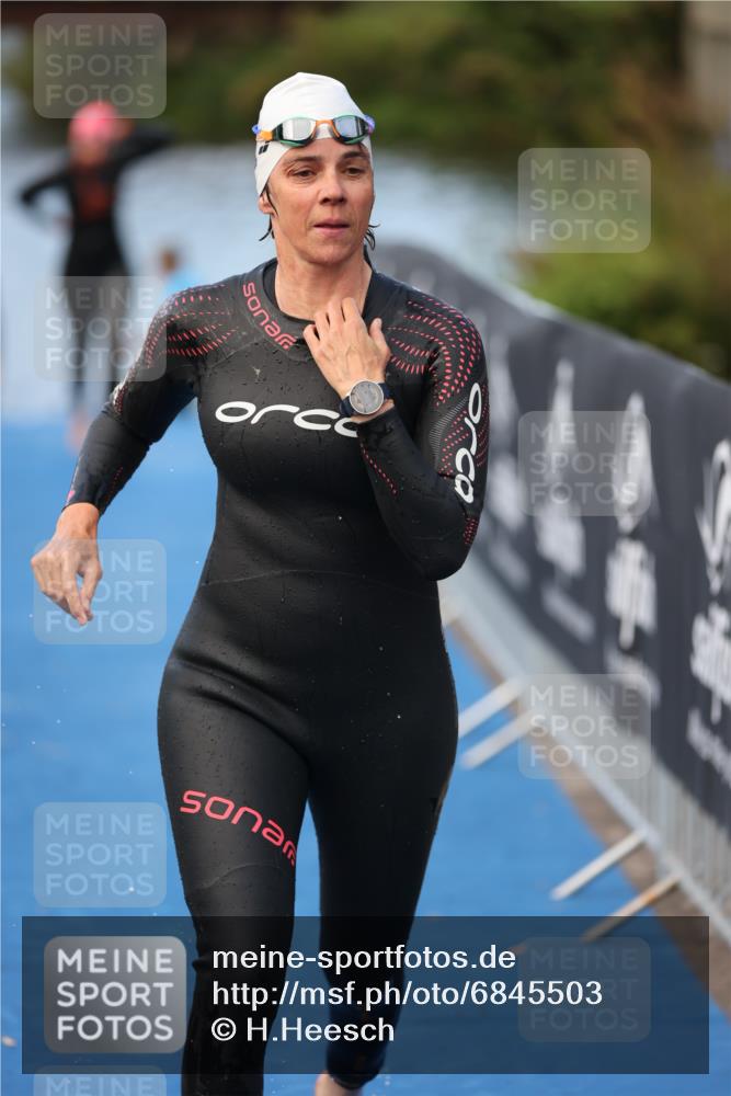 25.08.2024 - Elbe Triathlon Hamburg H.Heesch http://msf.ph/oto/6845503 25.08.2024 08:47:42 Schwimmen 119, 122, 130, 136, 137, 144, 165, 181, 185 meine-sportfotos.de