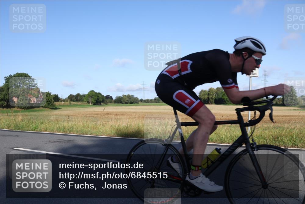 25.08.2024 - Elbe Triathlon Hamburg Fuchs,  Jonas http://msf.ph/oto/6845515 25.08.2024 09:06:39 Radfahren 40, 62, 172 meine-sportfotos.de