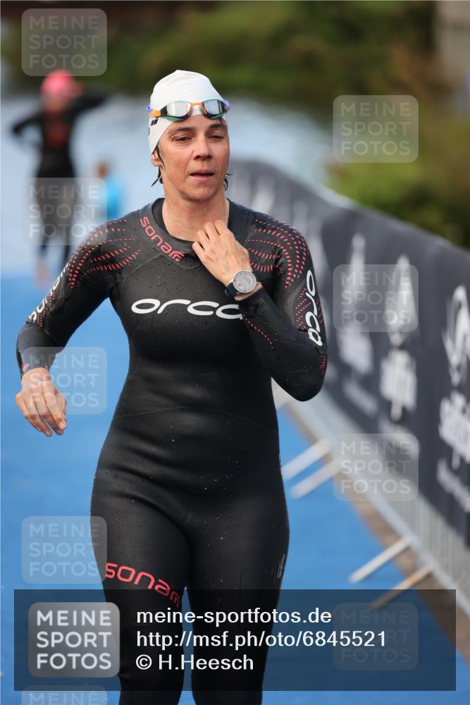 25.08.2024 - Elbe Triathlon Hamburg H.Heesch http://msf.ph/oto/6845521 25.08.2024 08:47:42 Schwimmen 119, 122, 130, 136, 137, 144, 165, 181, 185 meine-sportfotos.de