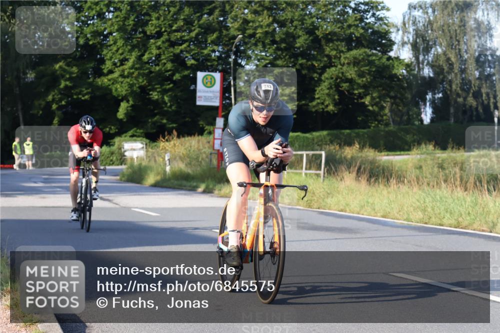 25.08.2024 - Elbe Triathlon Hamburg Fuchs,  Jonas http://msf.ph/oto/6845575 25.08.2024 09:06:56 Radfahren 80, 243, 79, 262 meine-sportfotos.de
