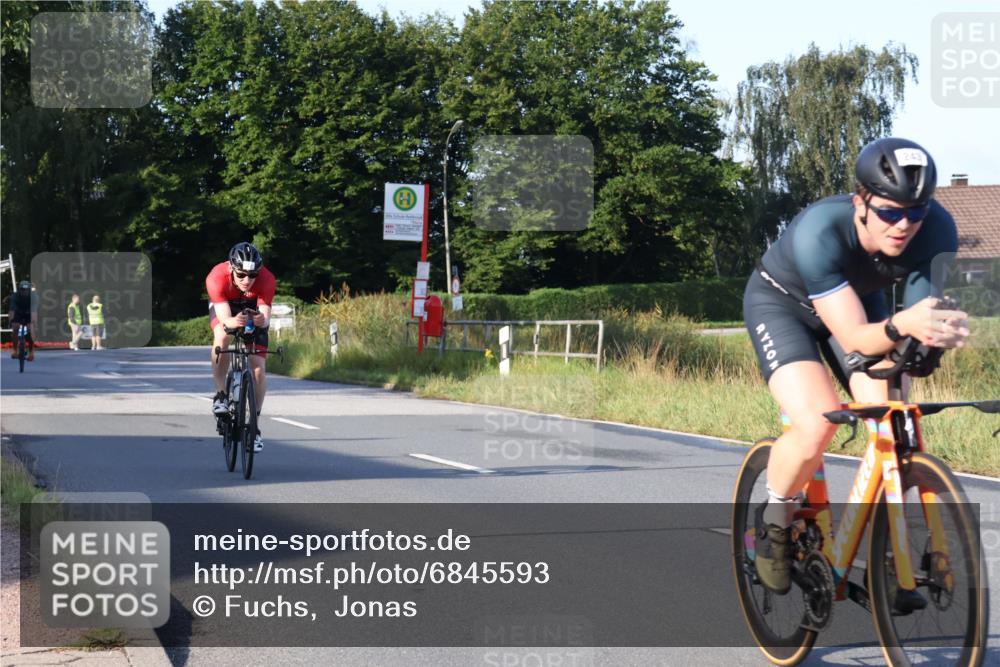 25.08.2024 - Elbe Triathlon Hamburg Fuchs,  Jonas http://msf.ph/oto/6845593 25.08.2024 09:06:56 Radfahren 80, 243, 79, 262 meine-sportfotos.de