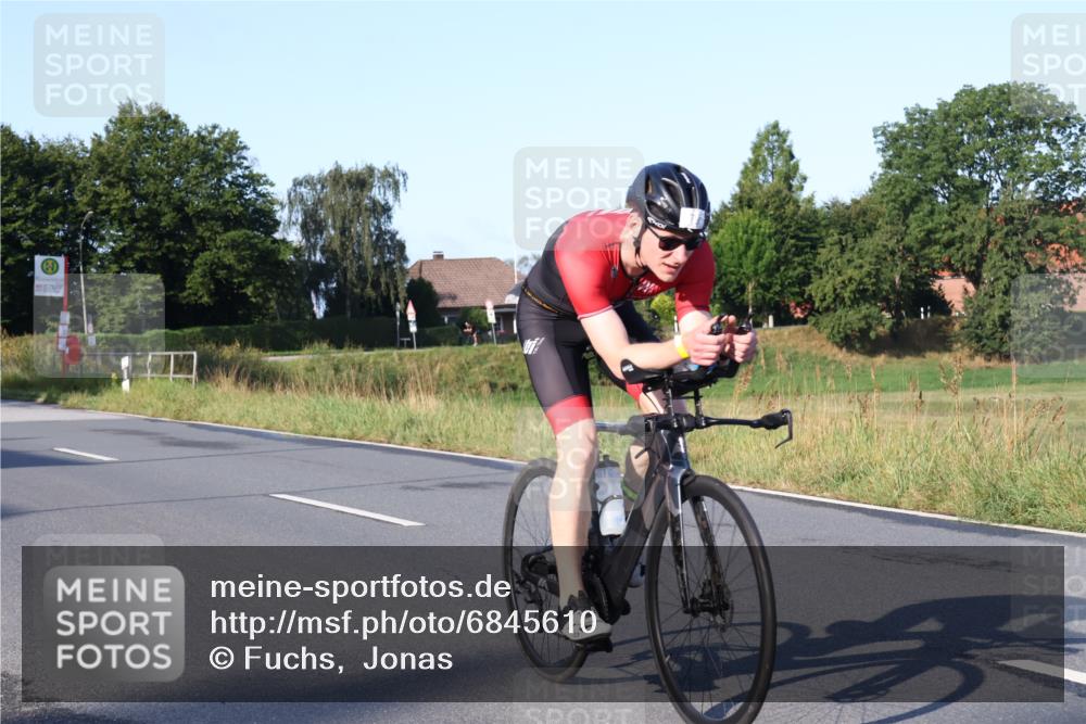 25.08.2024 - Elbe Triathlon Hamburg Fuchs,  Jonas http://msf.ph/oto/6845610 25.08.2024 09:06:57 Radfahren 243, 79, 262 meine-sportfotos.de