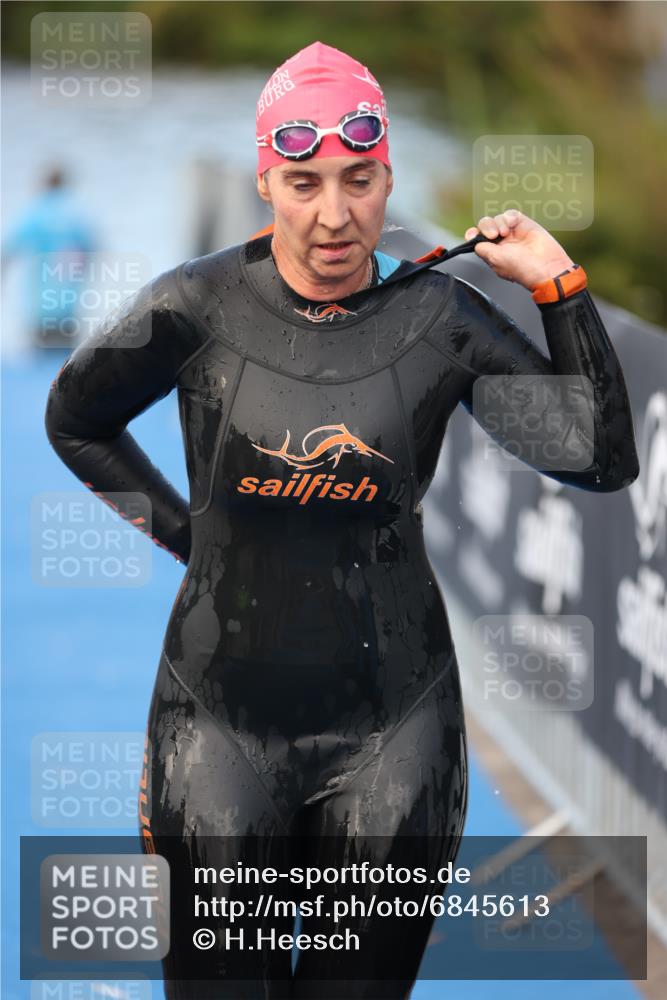 25.08.2024 - Elbe Triathlon Hamburg H.Heesch http://msf.ph/oto/6845613 25.08.2024 08:47:50 Schwimmen 119, 130, 136, 137, 144, 181, 185 meine-sportfotos.de