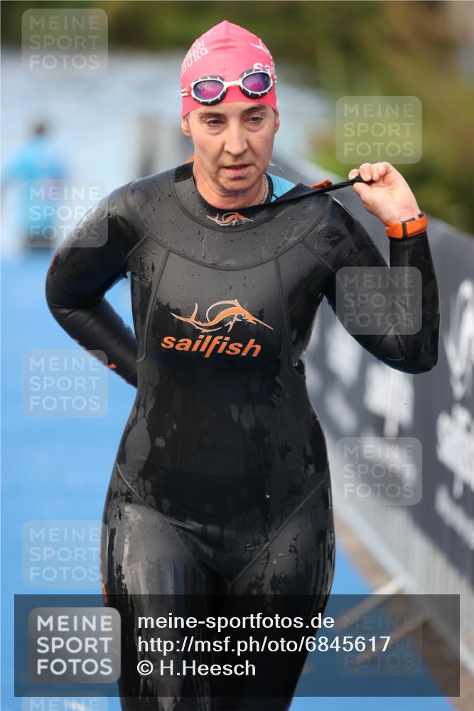 25.08.2024 - Elbe Triathlon Hamburg H.Heesch http://msf.ph/oto/6845617 25.08.2024 08:47:50 Schwimmen 119, 130, 136, 137, 144, 181, 185 meine-sportfotos.de
