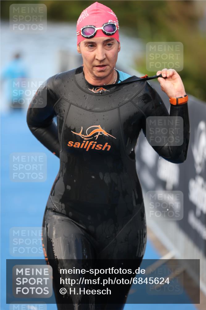 25.08.2024 - Elbe Triathlon Hamburg H.Heesch http://msf.ph/oto/6845624 25.08.2024 08:47:50 Schwimmen 119, 130, 136, 137, 144, 181, 185 meine-sportfotos.de