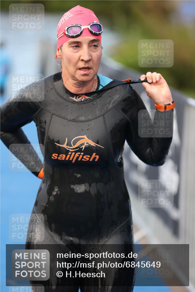25.08.2024 - Elbe Triathlon Hamburg H.Heesch http://msf.ph/oto/6845649 25.08.2024 08:47:50 Schwimmen 119, 130, 136, 137, 144, 181, 185 meine-sportfotos.de