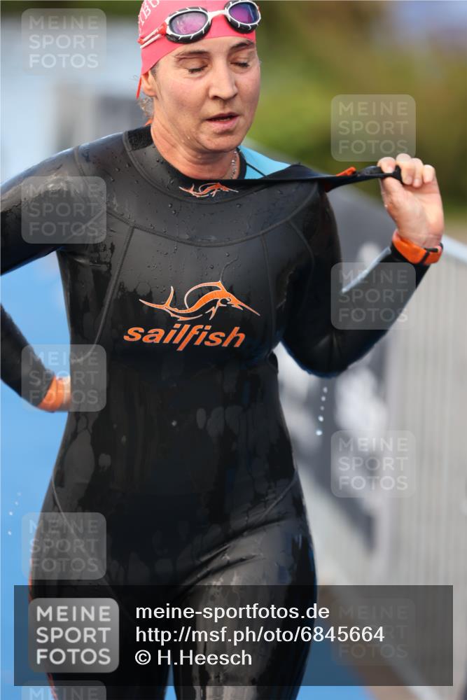 25.08.2024 - Elbe Triathlon Hamburg H.Heesch http://msf.ph/oto/6845664 25.08.2024 08:47:50 Schwimmen 119, 130, 136, 137, 144, 181, 185 meine-sportfotos.de