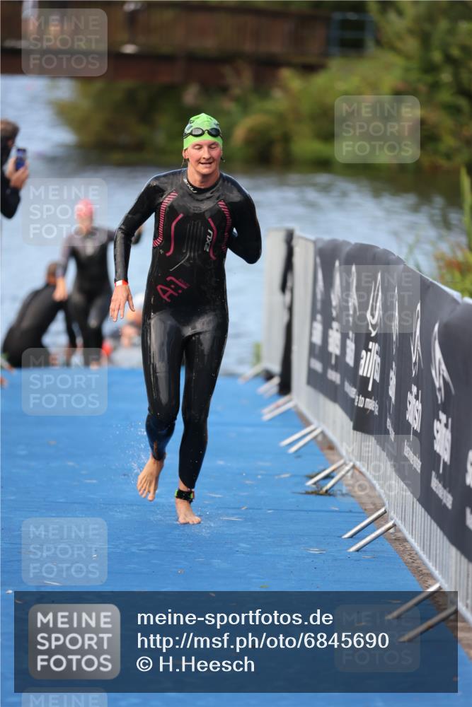 25.08.2024 - Elbe Triathlon Hamburg H.Heesch http://msf.ph/oto/6845690 25.08.2024 08:48:41 Schwimmen 114, 133, 143, 170 meine-sportfotos.de