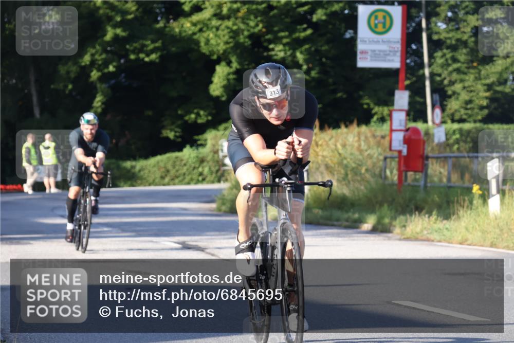 25.08.2024 - Elbe Triathlon Hamburg Fuchs,  Jonas http://msf.ph/oto/6845695 25.08.2024 09:07:07 Radfahren 262, 313, 245 meine-sportfotos.de