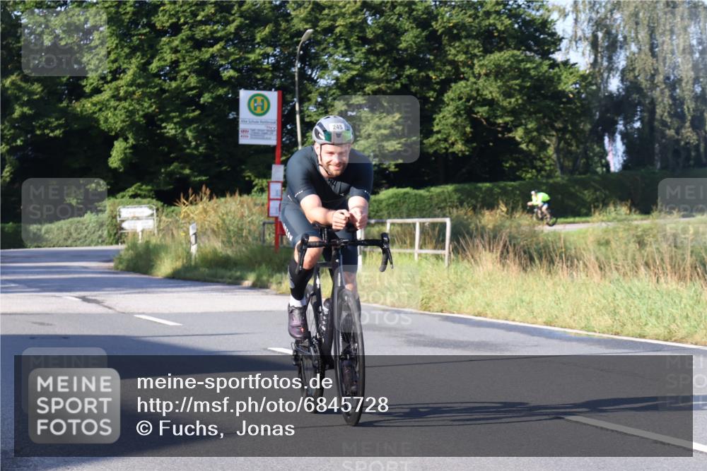 25.08.2024 - Elbe Triathlon Hamburg Fuchs,  Jonas http://msf.ph/oto/6845728 25.08.2024 09:07:09 Radfahren 313, 245 meine-sportfotos.de