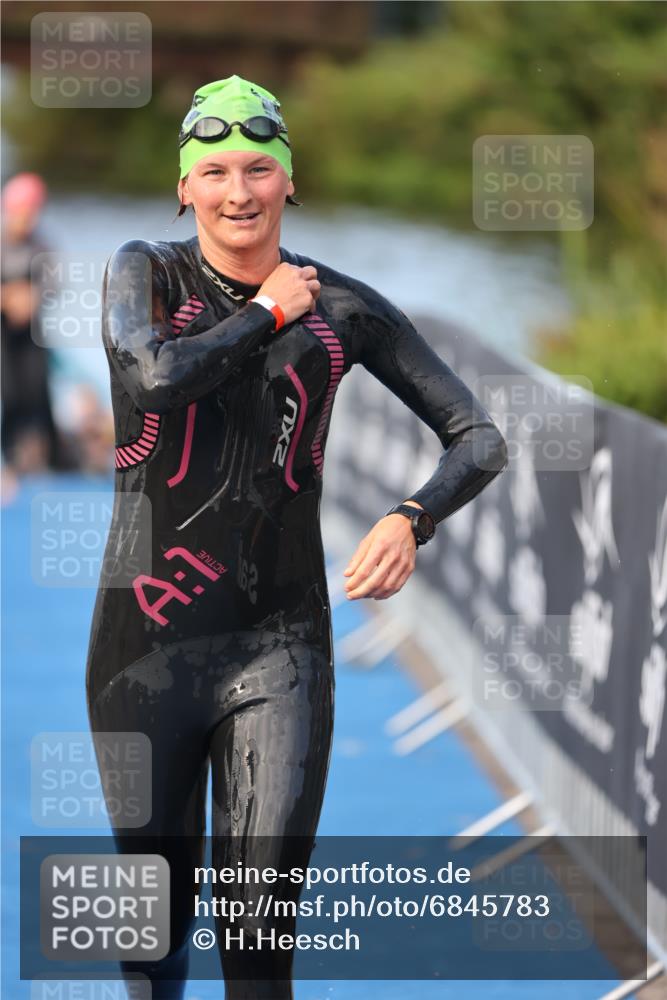 25.08.2024 - Elbe Triathlon Hamburg H.Heesch http://msf.ph/oto/6845783 25.08.2024 08:48:43 Schwimmen 114, 133, 143, 170 meine-sportfotos.de