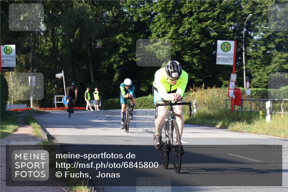 25.08.2024 - Elbe Triathlon Hamburg Fuchs,  Jonas http://msf.ph/oto/6845800 25.08.2024 09:07:19 Radfahren 190, 48, 308 meine-sportfotos.de