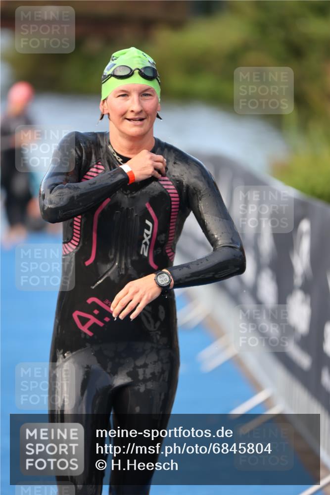 25.08.2024 - Elbe Triathlon Hamburg H.Heesch http://msf.ph/oto/6845804 25.08.2024 08:48:43 Schwimmen 114, 133, 143, 170 meine-sportfotos.de