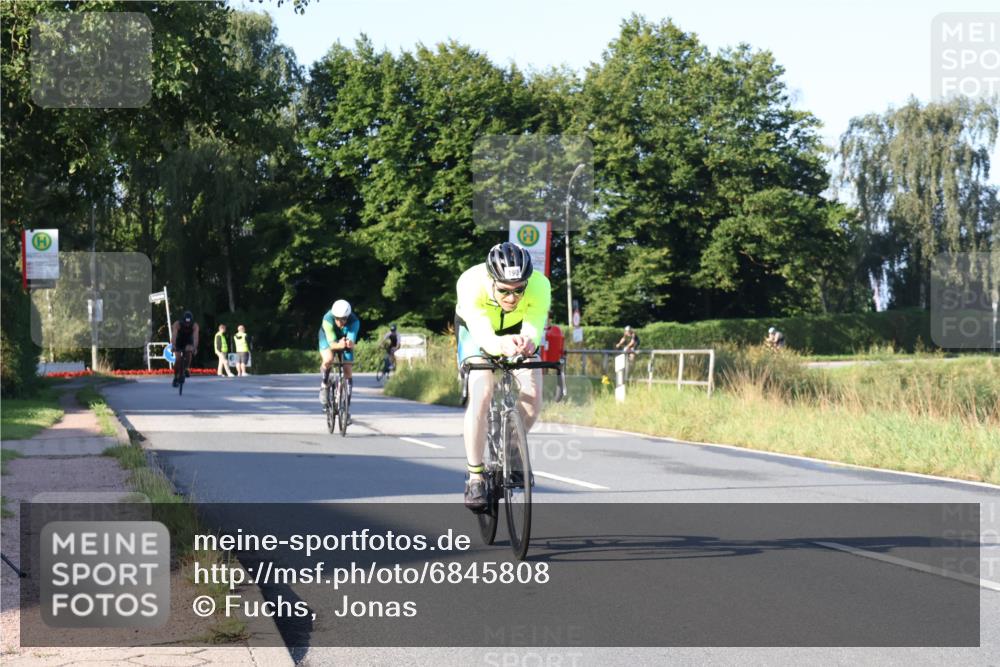 25.08.2024 - Elbe Triathlon Hamburg Fuchs,  Jonas http://msf.ph/oto/6845808 25.08.2024 09:07:19 Radfahren 190, 48, 308 meine-sportfotos.de