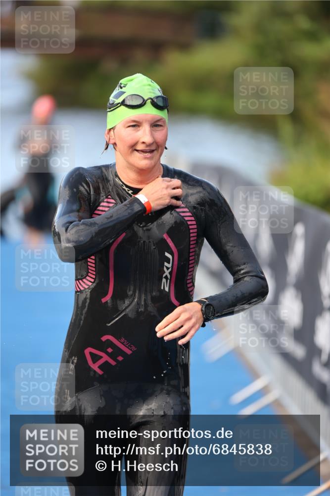 25.08.2024 - Elbe Triathlon Hamburg H.Heesch http://msf.ph/oto/6845838 25.08.2024 08:48:44 Schwimmen 114, 133, 143, 170 meine-sportfotos.de