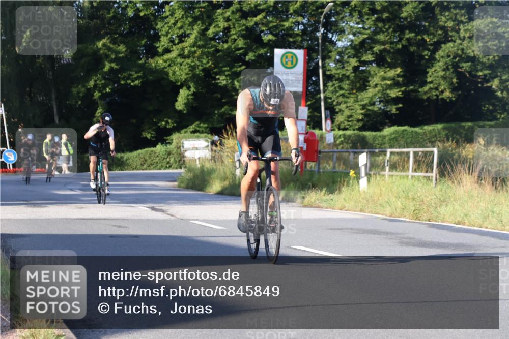 25.08.2024 - Elbe Triathlon Hamburg Fuchs,  Jonas http://msf.ph/oto/6845849 25.08.2024 09:07:23 Radfahren 190, 48, 308, 203, 100, 298, 159 meine-sportfotos.de