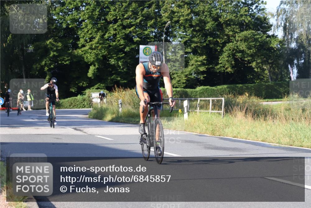 25.08.2024 - Elbe Triathlon Hamburg Fuchs,  Jonas http://msf.ph/oto/6845857 25.08.2024 09:07:23 Radfahren 190, 48, 308, 203, 100, 298, 159 meine-sportfotos.de