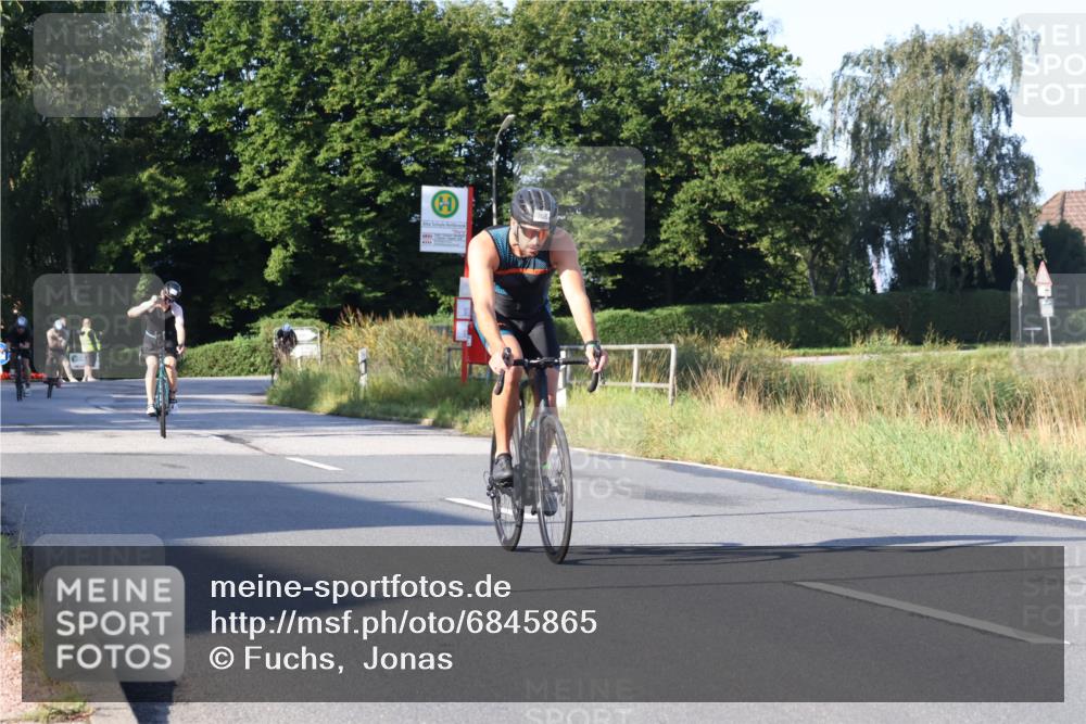25.08.2024 - Elbe Triathlon Hamburg Fuchs,  Jonas http://msf.ph/oto/6845865 25.08.2024 09:07:23 Radfahren 190, 48, 308, 203, 100, 298, 159 meine-sportfotos.de