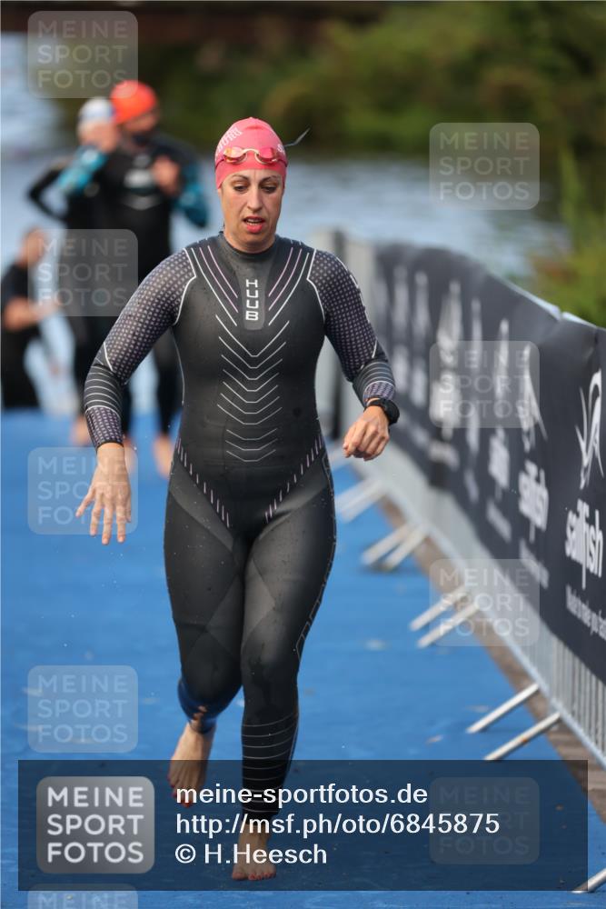 25.08.2024 - Elbe Triathlon Hamburg H.Heesch http://msf.ph/oto/6845875 25.08.2024 08:48:49 Schwimmen 114, 133, 143, 170, 177 meine-sportfotos.de