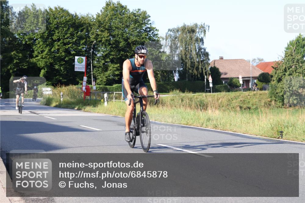 25.08.2024 - Elbe Triathlon Hamburg Fuchs,  Jonas http://msf.ph/oto/6845878 25.08.2024 09:07:24 Radfahren 190, 48, 308, 203, 100, 298, 159 meine-sportfotos.de