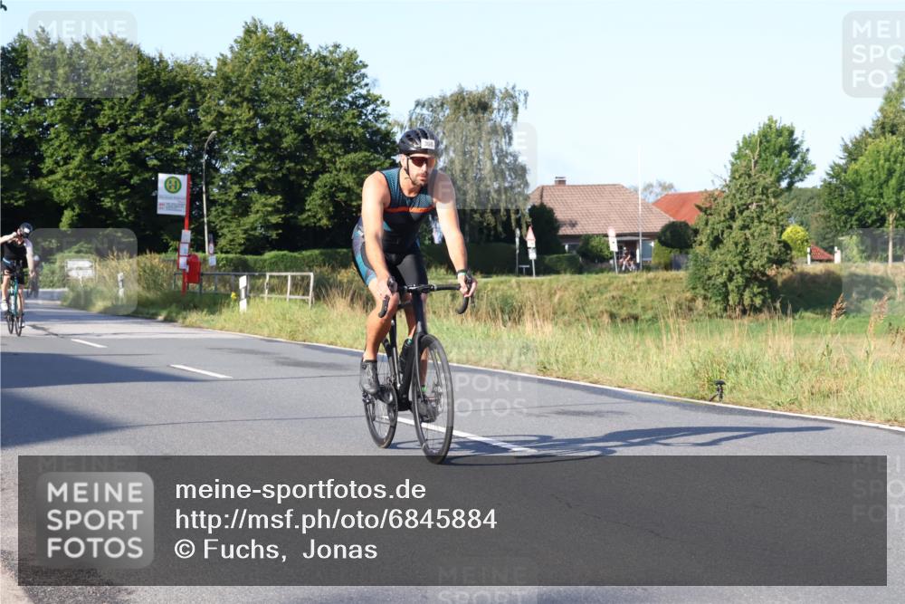 25.08.2024 - Elbe Triathlon Hamburg Fuchs,  Jonas http://msf.ph/oto/6845884 25.08.2024 09:07:24 Radfahren 190, 48, 308, 203, 100, 298, 159 meine-sportfotos.de