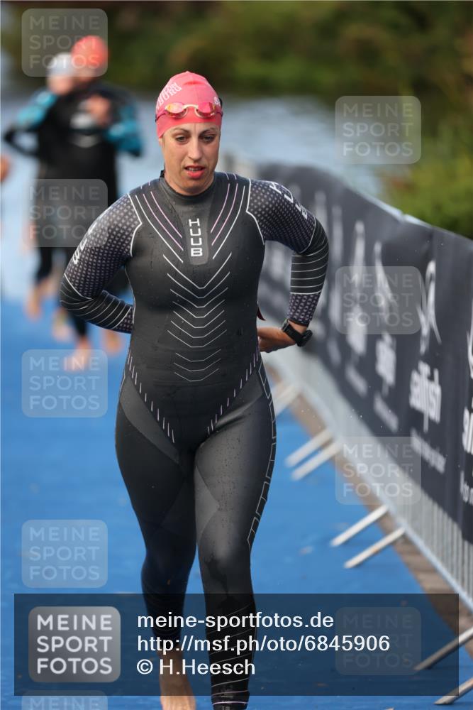 25.08.2024 - Elbe Triathlon Hamburg H.Heesch http://msf.ph/oto/6845906 25.08.2024 08:48:50 Schwimmen 114, 133, 143, 170, 177 meine-sportfotos.de
