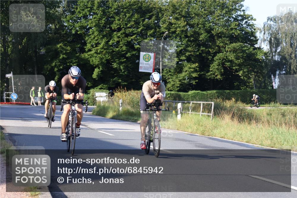 25.08.2024 - Elbe Triathlon Hamburg Fuchs,  Jonas http://msf.ph/oto/6845942 25.08.2024 09:07:28 Radfahren 308, 203, 100, 298, 159, 316 meine-sportfotos.de