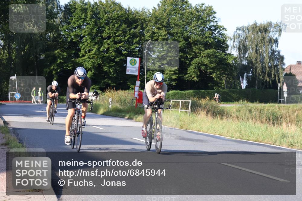 25.08.2024 - Elbe Triathlon Hamburg Fuchs,  Jonas http://msf.ph/oto/6845944 25.08.2024 09:07:28 Radfahren 308, 203, 100, 298, 159, 316 meine-sportfotos.de