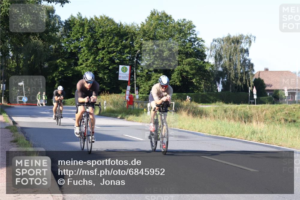 25.08.2024 - Elbe Triathlon Hamburg Fuchs,  Jonas http://msf.ph/oto/6845952 25.08.2024 09:07:28 Radfahren 308, 203, 100, 298, 159, 316 meine-sportfotos.de