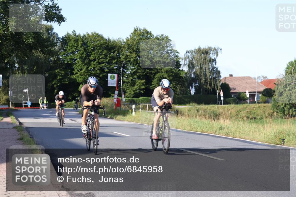 25.08.2024 - Elbe Triathlon Hamburg Fuchs,  Jonas http://msf.ph/oto/6845958 25.08.2024 09:07:28 Radfahren 308, 203, 100, 298, 159, 316 meine-sportfotos.de
