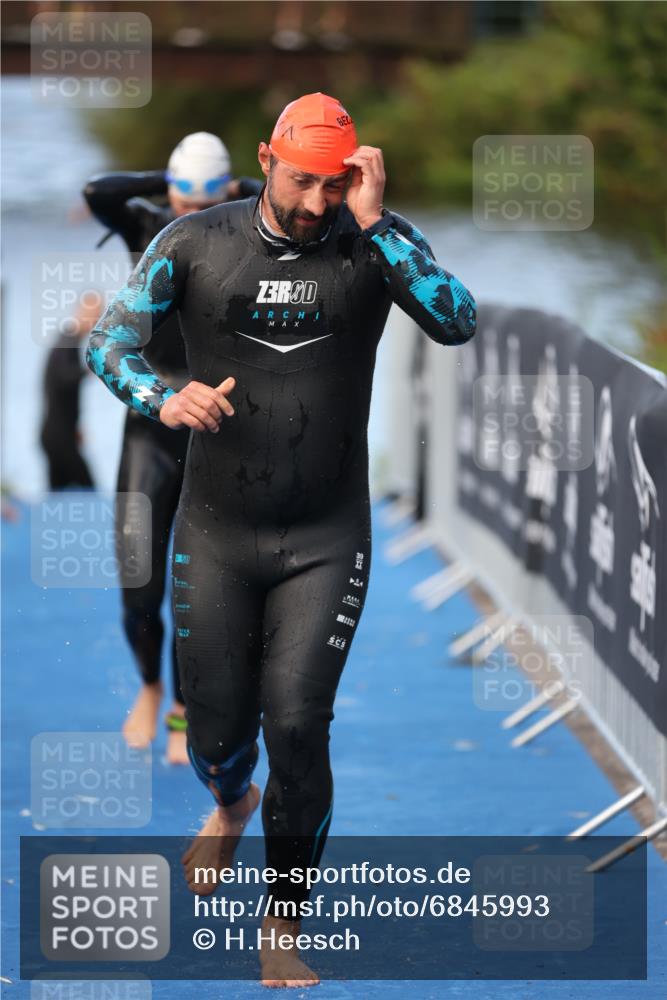 25.08.2024 - Elbe Triathlon Hamburg H.Heesch http://msf.ph/oto/6845993 25.08.2024 08:48:53 Schwimmen 114, 133, 143, 170, 177 meine-sportfotos.de