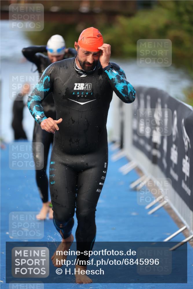 25.08.2024 - Elbe Triathlon Hamburg H.Heesch http://msf.ph/oto/6845996 25.08.2024 08:48:53 Schwimmen 114, 133, 143, 170, 177 meine-sportfotos.de