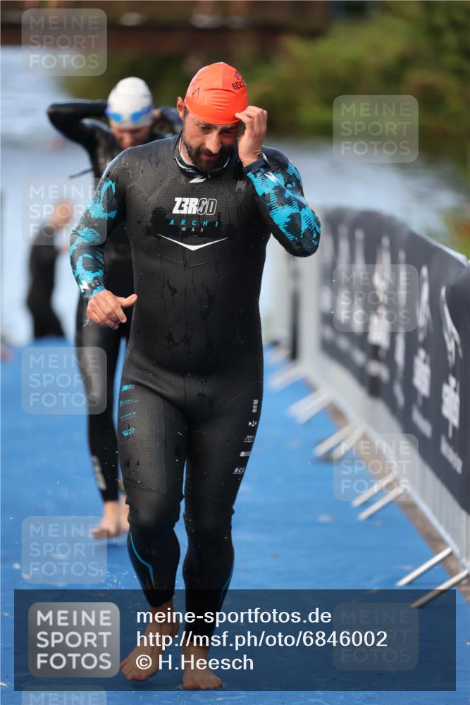 25.08.2024 - Elbe Triathlon Hamburg H.Heesch http://msf.ph/oto/6846002 25.08.2024 08:48:53 Schwimmen 114, 133, 143, 170, 177 meine-sportfotos.de