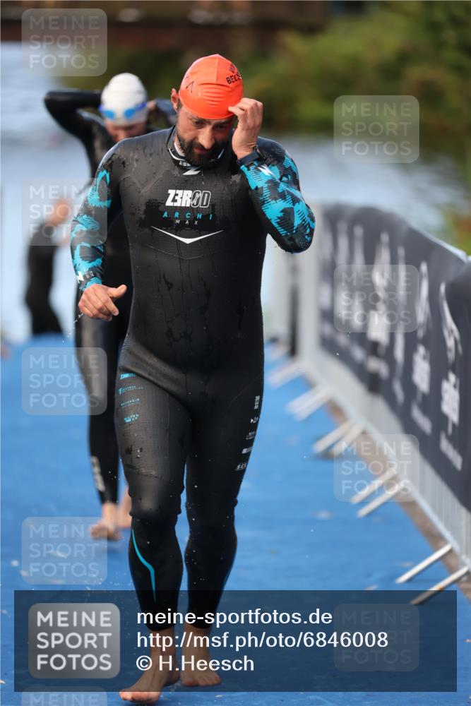25.08.2024 - Elbe Triathlon Hamburg H.Heesch http://msf.ph/oto/6846008 25.08.2024 08:48:53 Schwimmen 114, 133, 143, 170, 177 meine-sportfotos.de