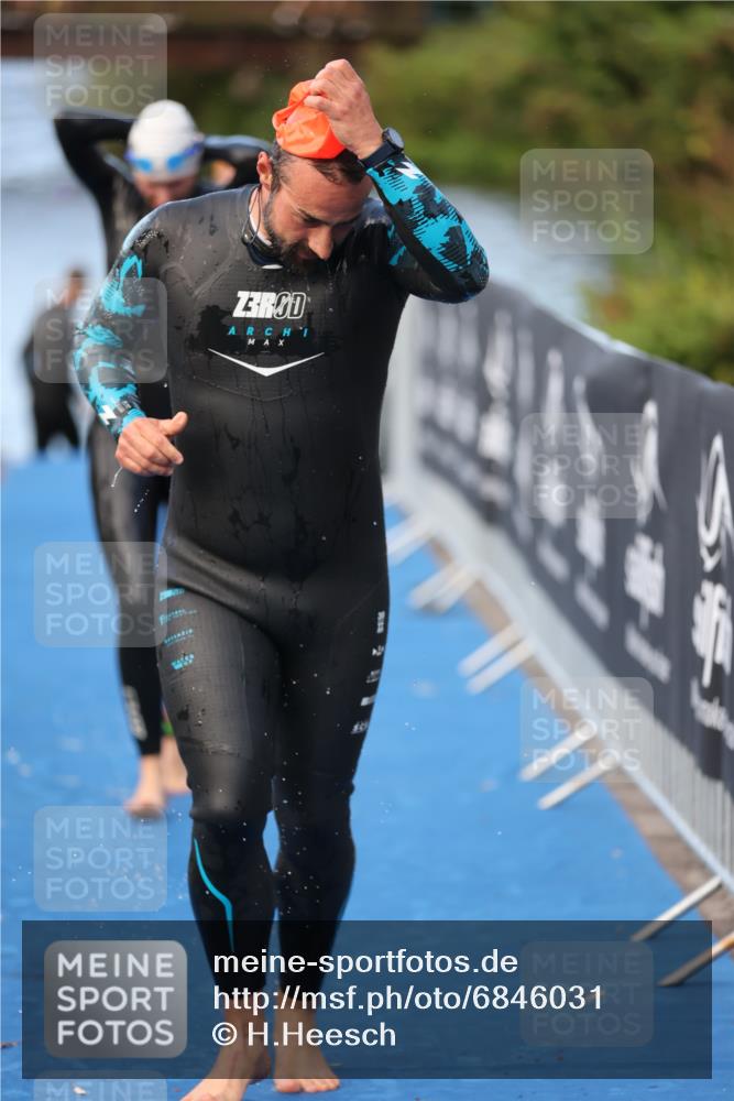 25.08.2024 - Elbe Triathlon Hamburg H.Heesch http://msf.ph/oto/6846031 25.08.2024 08:48:54 Schwimmen 114, 133, 143, 170, 177 meine-sportfotos.de