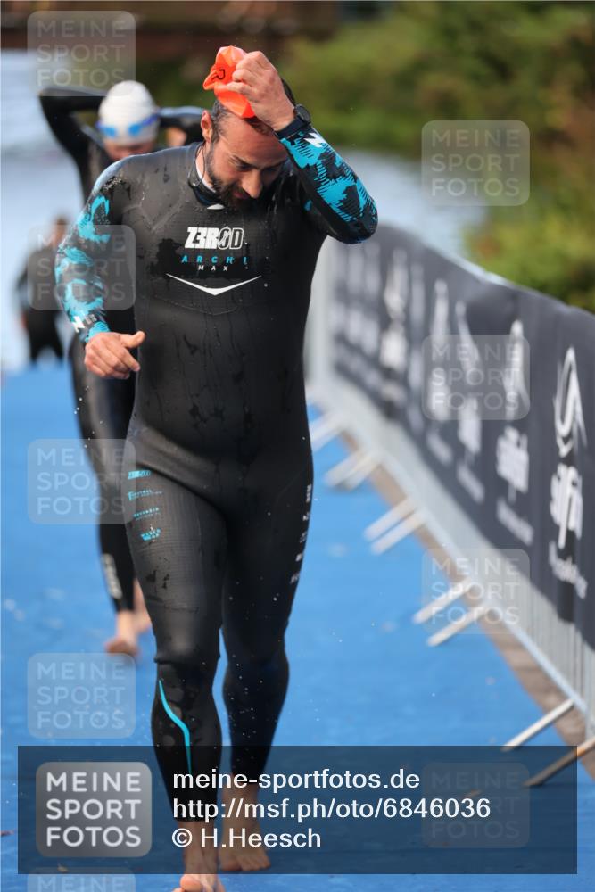 25.08.2024 - Elbe Triathlon Hamburg H.Heesch http://msf.ph/oto/6846036 25.08.2024 08:48:54 Schwimmen 114, 133, 143, 170, 177 meine-sportfotos.de