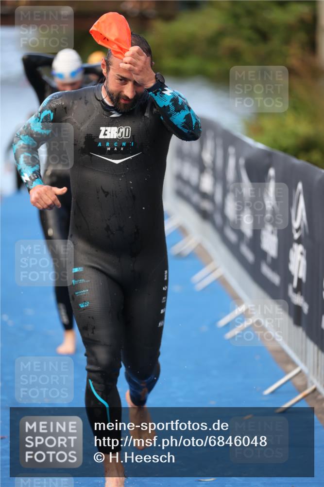 25.08.2024 - Elbe Triathlon Hamburg H.Heesch http://msf.ph/oto/6846048 25.08.2024 08:48:54 Schwimmen 114, 133, 143, 170, 177 meine-sportfotos.de