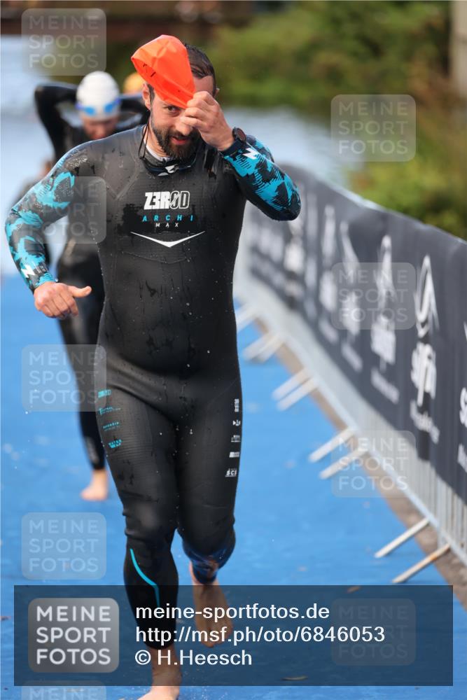 25.08.2024 - Elbe Triathlon Hamburg H.Heesch http://msf.ph/oto/6846053 25.08.2024 08:48:54 Schwimmen 114, 133, 143, 170, 177 meine-sportfotos.de