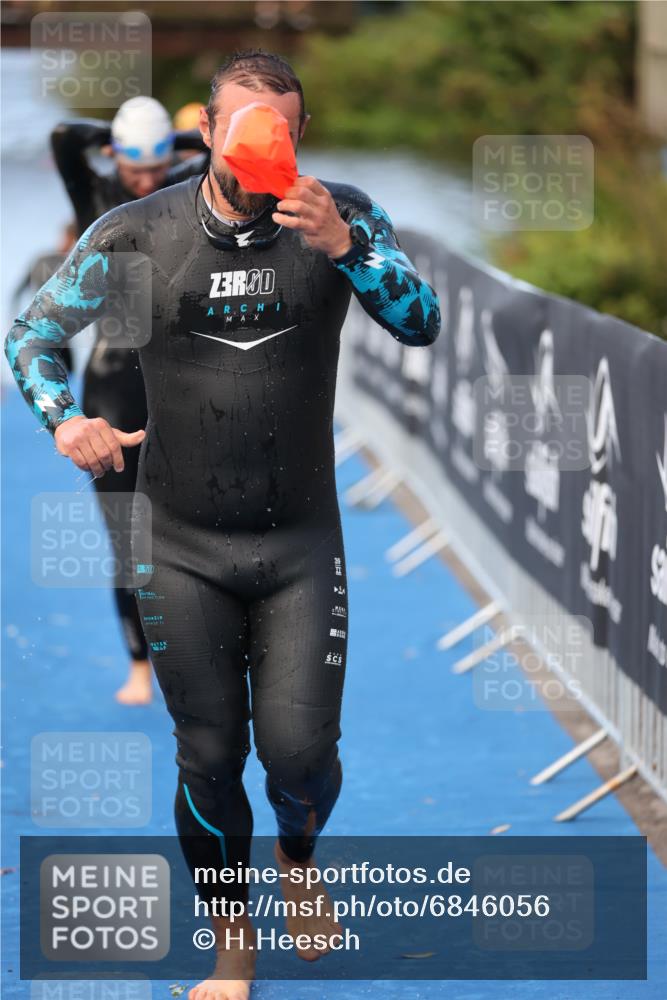 25.08.2024 - Elbe Triathlon Hamburg H.Heesch http://msf.ph/oto/6846056 25.08.2024 08:48:54 Schwimmen 114, 133, 143, 170, 177 meine-sportfotos.de
