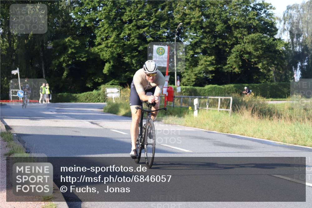 25.08.2024 - Elbe Triathlon Hamburg Fuchs,  Jonas http://msf.ph/oto/6846057 25.08.2024 09:07:36 Radfahren 316, 99, 37 meine-sportfotos.de