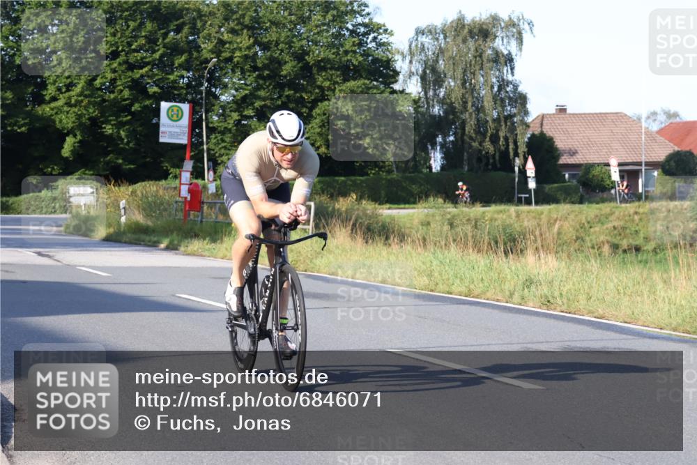 25.08.2024 - Elbe Triathlon Hamburg Fuchs,  Jonas http://msf.ph/oto/6846071 25.08.2024 09:07:37 Radfahren 316, 99, 37 meine-sportfotos.de