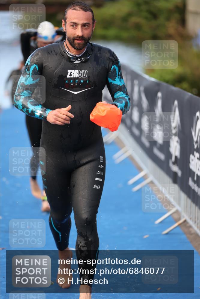 25.08.2024 - Elbe Triathlon Hamburg H.Heesch http://msf.ph/oto/6846077 25.08.2024 08:48:54 Schwimmen 114, 133, 143, 170, 177 meine-sportfotos.de